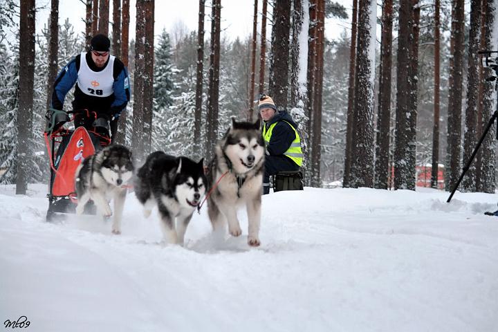 IMG_8675.JPG - Jongunverran Ajot 2009, Repe (right) & Alma & Kiibu